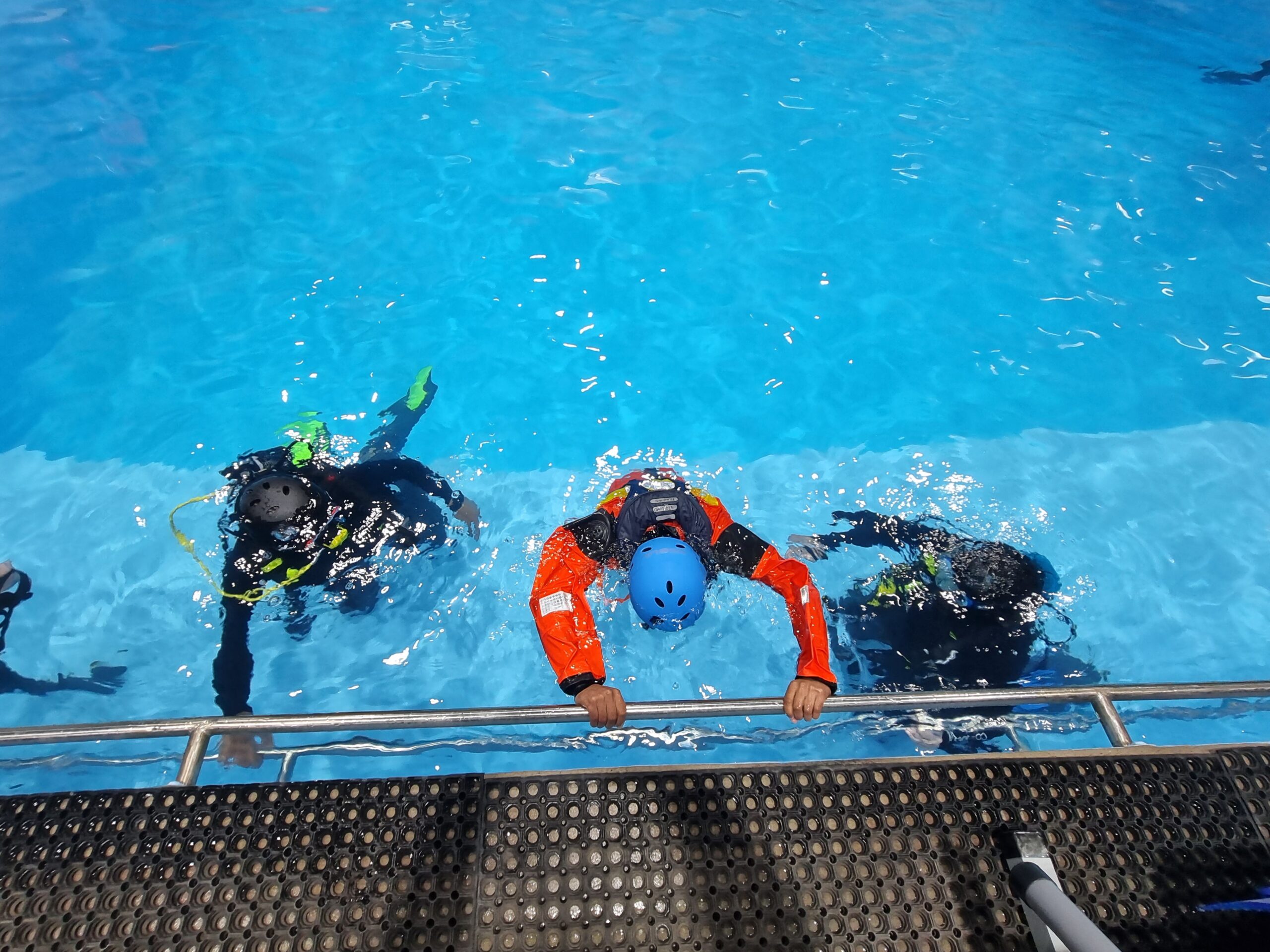 OPITO Shallow Water Compressed Air Emergency Breathing System (CAEBS